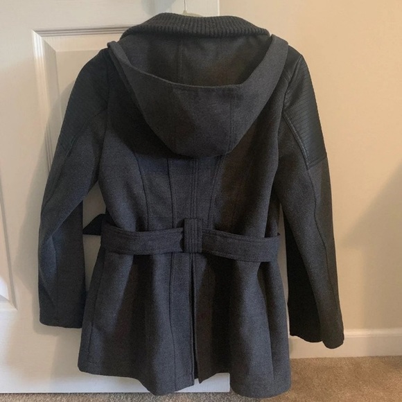 BCBGeneration Fitted Jacket. Size small. - Picture 2 of 3